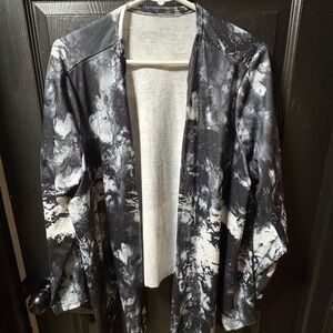 SHEIN Curve 2XL Gray and Black Top